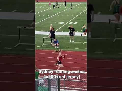 Video of Anchor in 4x200 Meter Relay