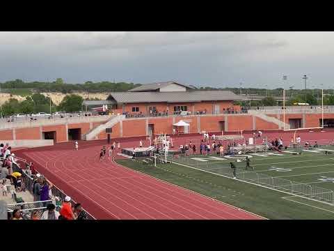 Video of Texas 6A Regional Finals, 4x400
