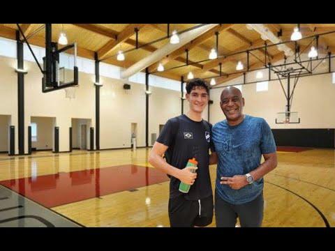 Video of 3 point challenge with Danilo Castro