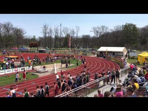 Video of 4x800: I'm in 5th place after the first lap in the black singlet and white shoes
