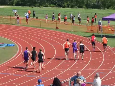 Video of First Leg of 4 x 800 at Conference Track in Belton