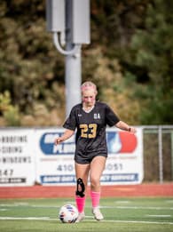 Bella Rowlands Women's Soccer recruiting profile image
