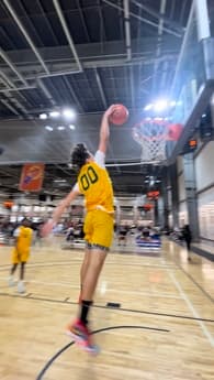 Julian Rumfelt Men's Basketball recruiting profile image