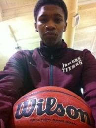 Dennis Jones, Jr Men's Basketball recruiting profile image