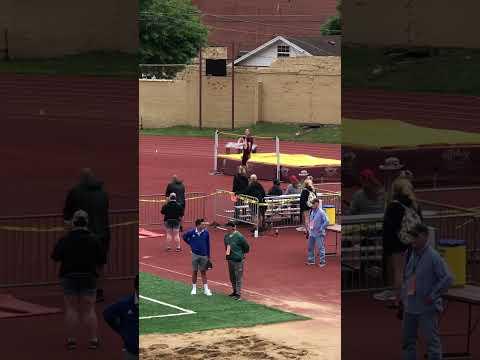 Video of 5'8 Jump during States (7th Place jump)