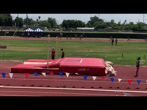 Video of 400m 1:02PR Sophomore Season 