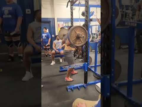 Video of 405 squat
