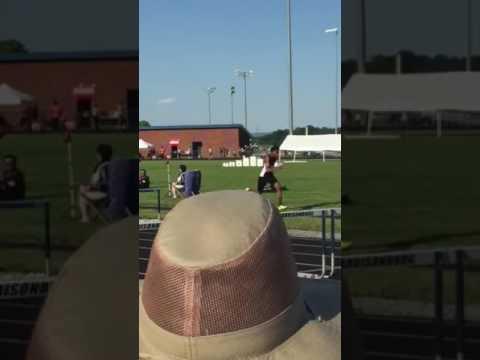 Video of DeJon Mayo jumps 44'6"