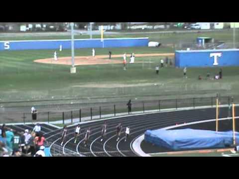 Video of JoVanna Jones, District 200m Dash, Lane 5, White Top