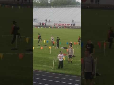 Video of Gabe Warren's 10:11 3200m at Conference