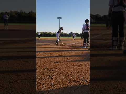 Video of Samantha Hood 2022 - hitting
