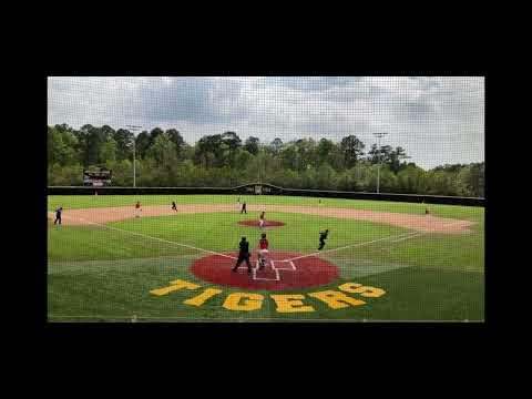 Video of Single to right to score runner