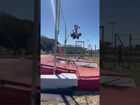 Video of 12’1 pole vault! NEW FRESHMAN STATE RECORD!